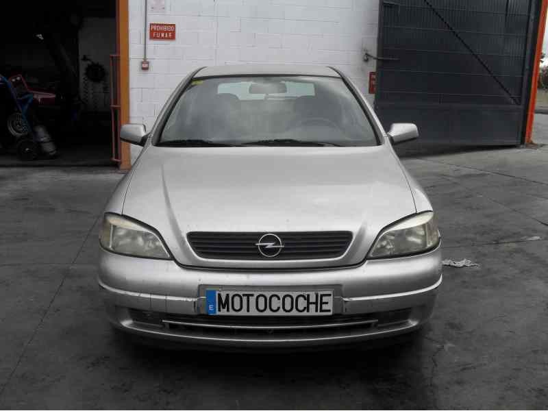 opel astra g berlina del año 2000