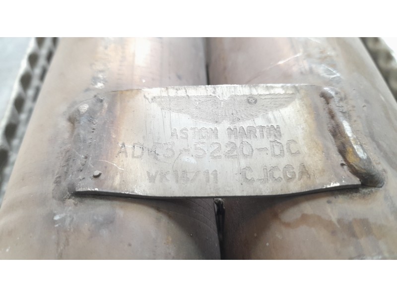 Recambio de tubo escape central para aston martin rapide 5.9 v12 cat referencia OEM IAM AD435220DC  