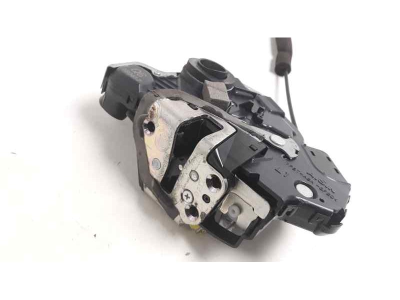 Recambio de cerradura puerta delantera izquierda para lexus is200 (ds2/is2) 2.2 d-4d cat referencia OEM IAM 6904053100  