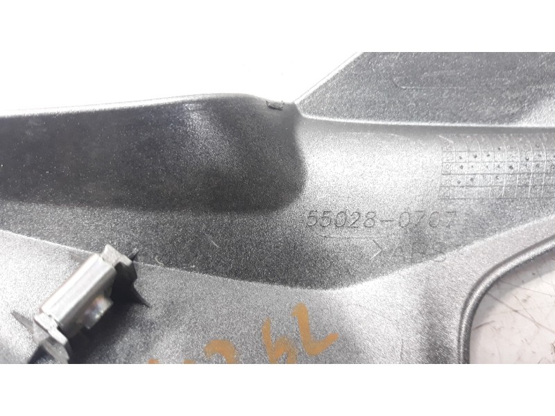 Recambio de moldura para kawasaki z 900 referencia OEM IAM 550280707  