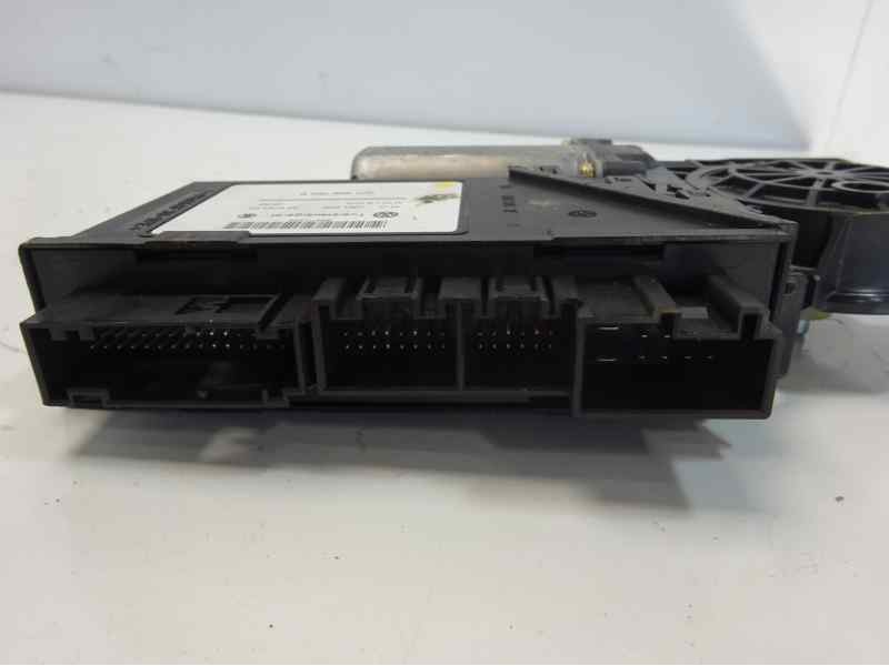 Recambio de motor elevalunas delantero derecho para volkswagen touareg (7la) tdi v10 referencia OEM IAM 3D1959792B 0130821765 