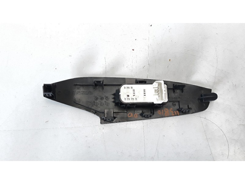 Recambio de mando elevalunas delantero derecho para mazda 3 lim. () 2.2 turbodiesel cat referencia OEM IAM K0021  
