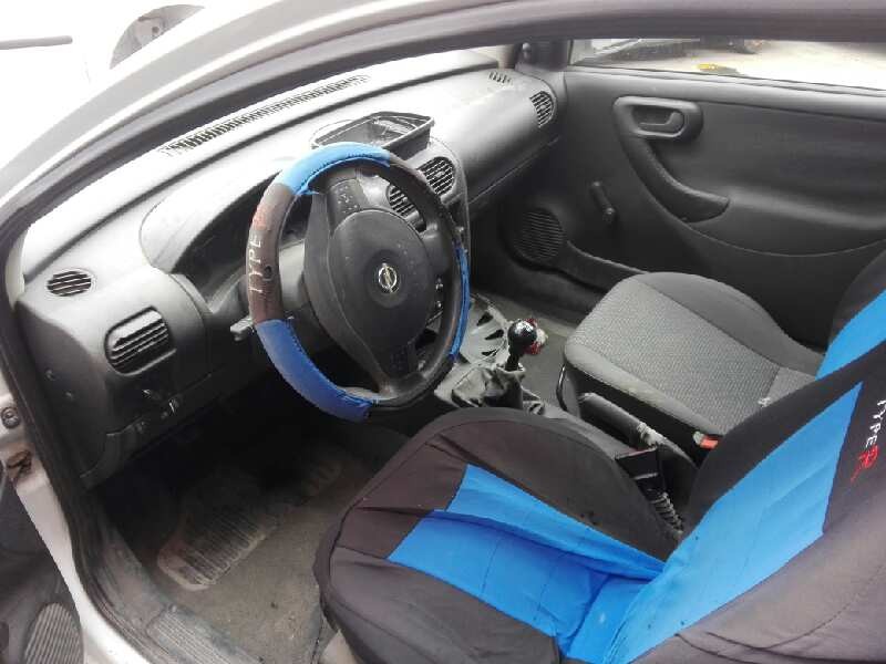 opel corsa c del año 2002
