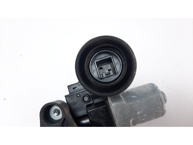 Recambio de elevalunas trasero derecho para mazda 3 berlina (bp) referencia OEM IAM BCJH72590A  