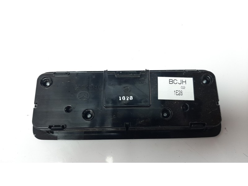 Recambio de luz interior para mazda 3 berlina (bp) referencia OEM IAM BCJH021E28  