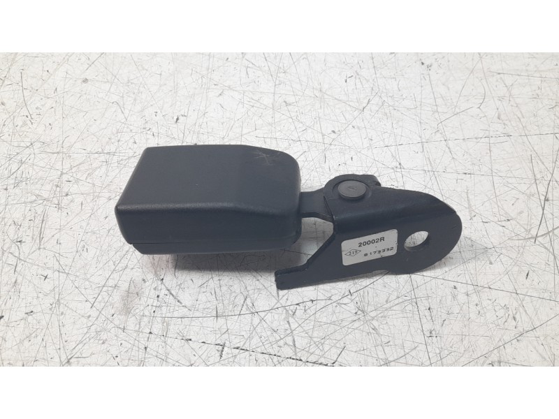 Recambio de enganche cinturon trasero derecho para renault laguna iii dynamique referencia OEM IAM 817333220002R  