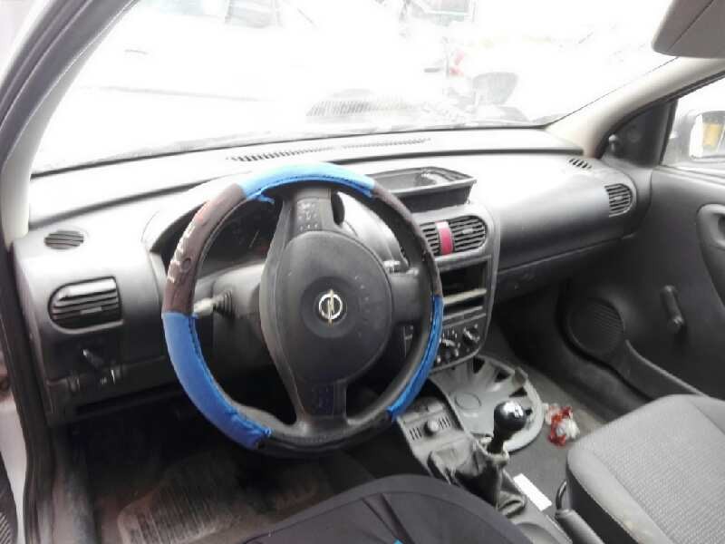 opel corsa c del año 2002