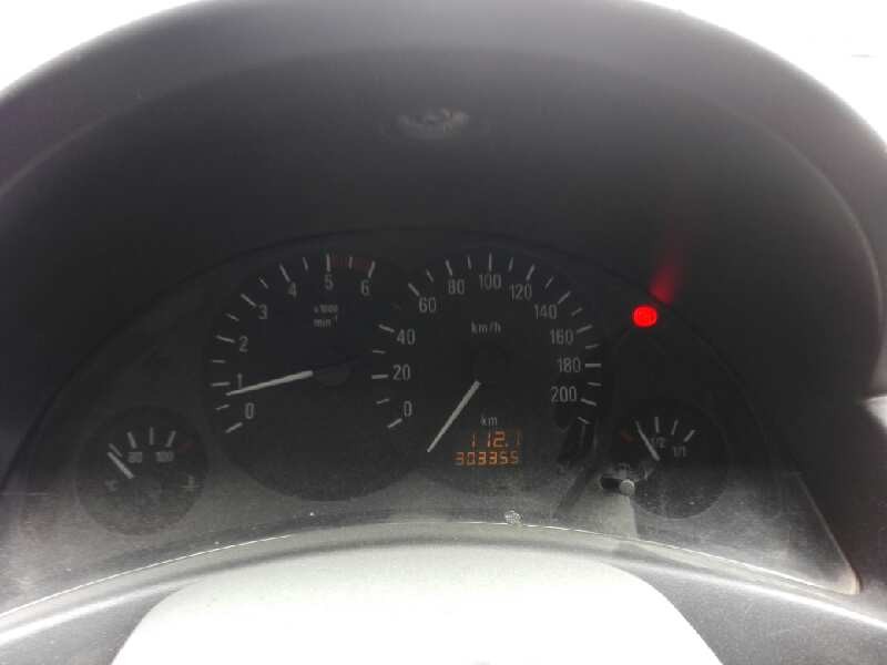 opel corsa c del año 2002