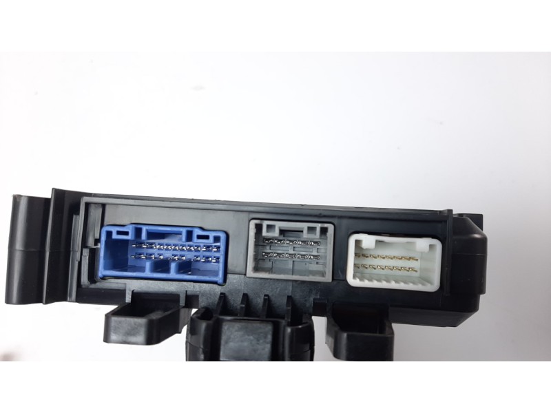 Recambio de modulo electronico para mazda 3 berlina (bp) referencia OEM IAM D41S675Z0 KA261 KT274