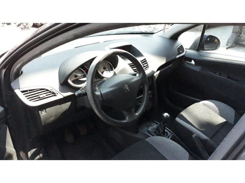 peugeot 207 del año 2009