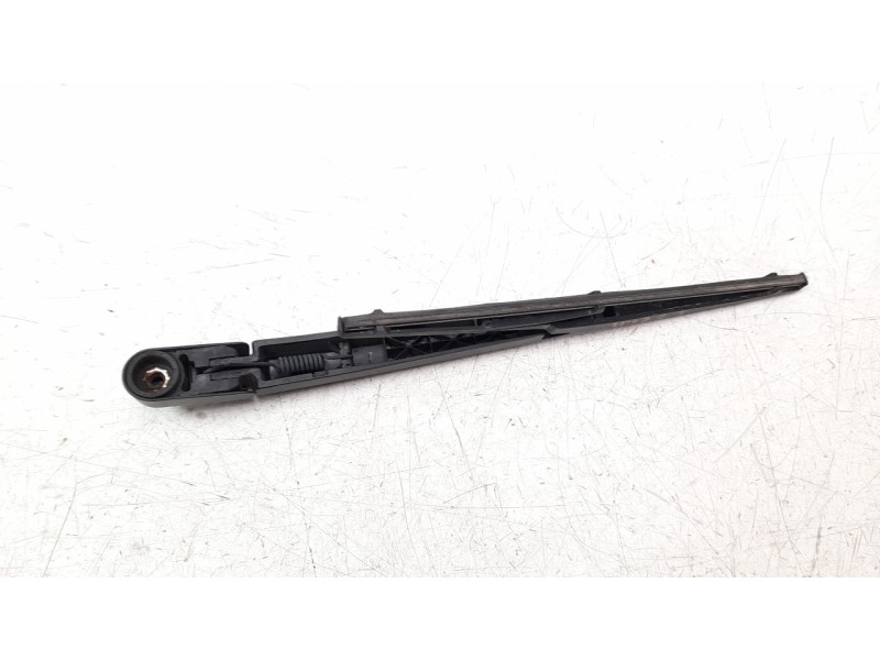 Recambio de brazo limpia trasero para kia rio (yb) 1.2 cat referencia OEM IAM 988112P000  