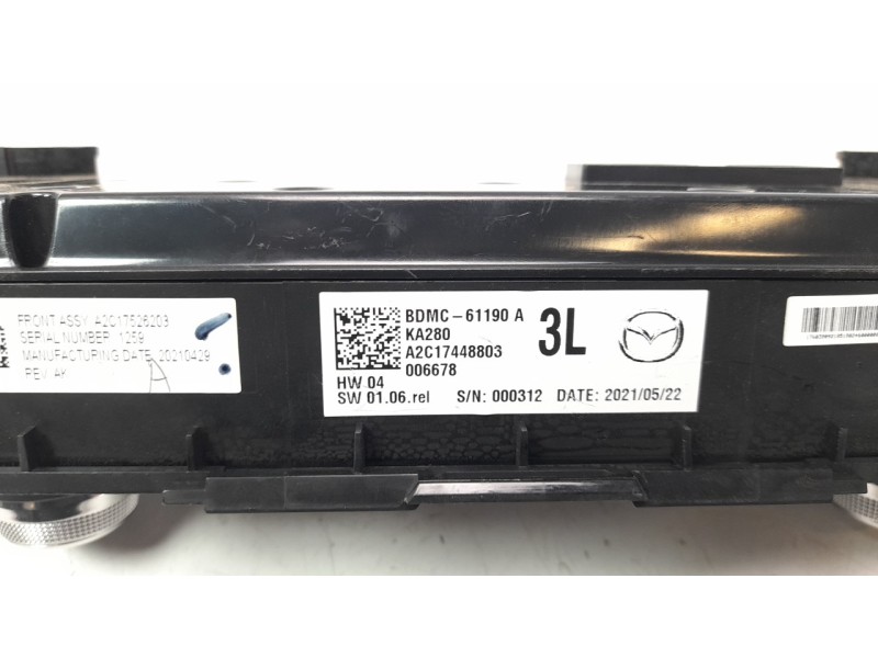 Recambio de mando climatizador para mazda 3 berlina (bp) referencia OEM IAM BDMC61190A A2C17448803 