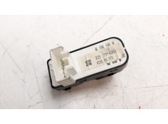 Recambio de mando elevalunas trasero derecho para mazda 3 lim. () 2.2 turbodiesel cat referencia OEM IAM KD3566370   2