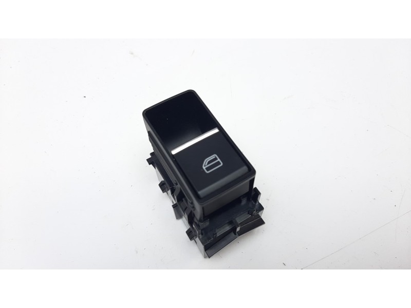 Recambio de mando elevalunas trasero derecho para mazda 3 berlina (bp) referencia OEM IAM BDGF66370  