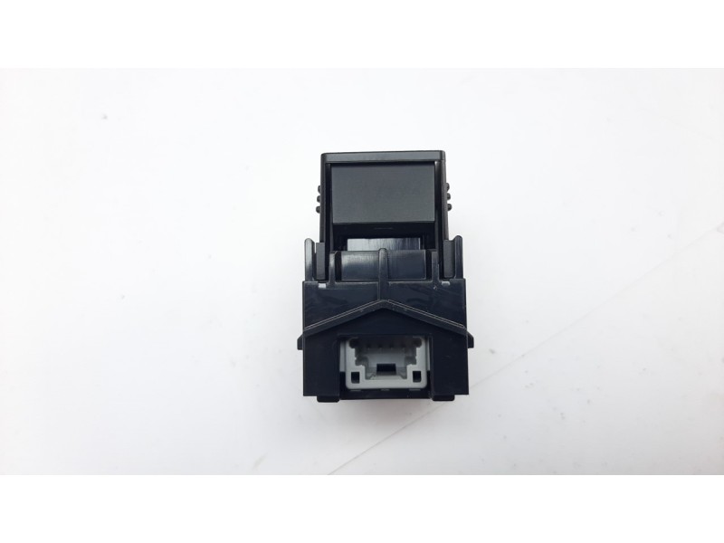 Recambio de mando elevalunas trasero derecho para mazda 3 berlina (bp) referencia OEM IAM BDGF66370  