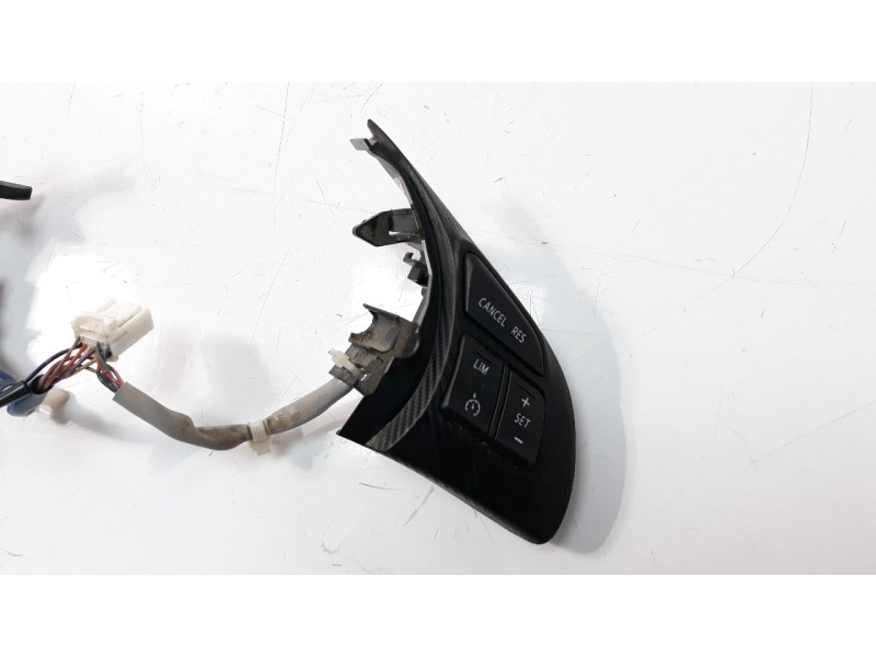 Recambio de mando volante para mazda 3 lim. () 2.2 turbodiesel cat referencia OEM IAM 75J207  