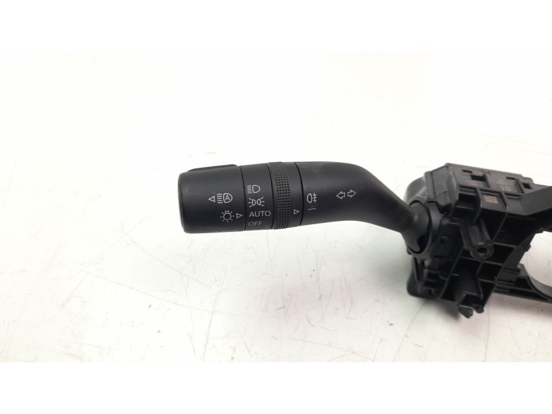 Recambio de mando multifuncion para mazda 3 berlina (bp) referencia OEM IAM BDMC66122A  