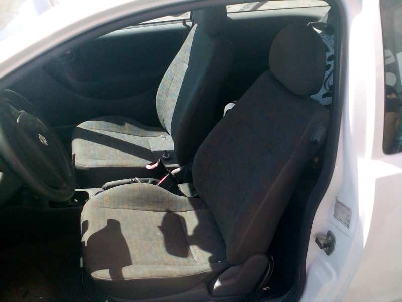 opel corsa c del año 2001