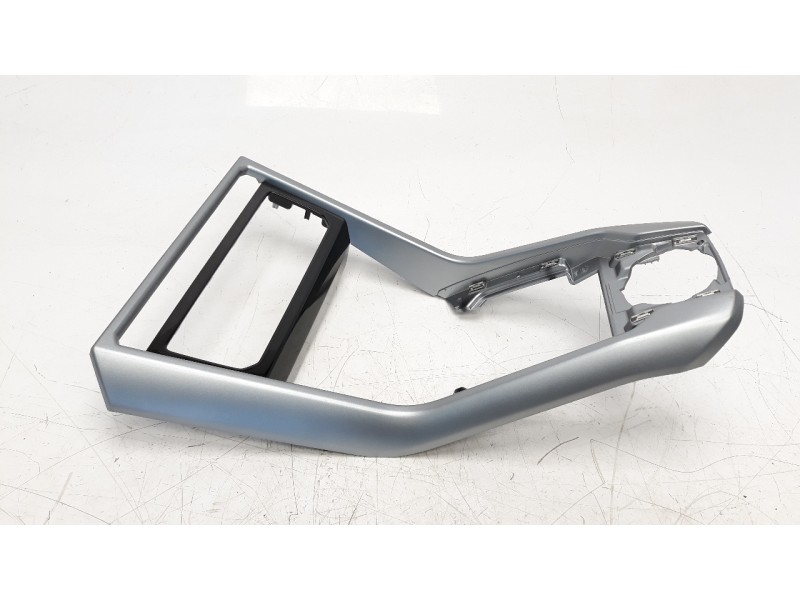 Recambio de moldura para volkswagen t-roc 1.5 16v tsi act referencia OEM IAM 2GA863042BZAR  