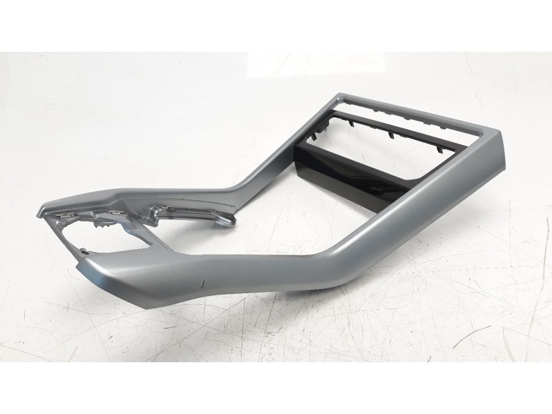 Recambio de moldura para volkswagen t-roc 1.5 16v tsi act referencia OEM IAM 2GA863042BZAR  