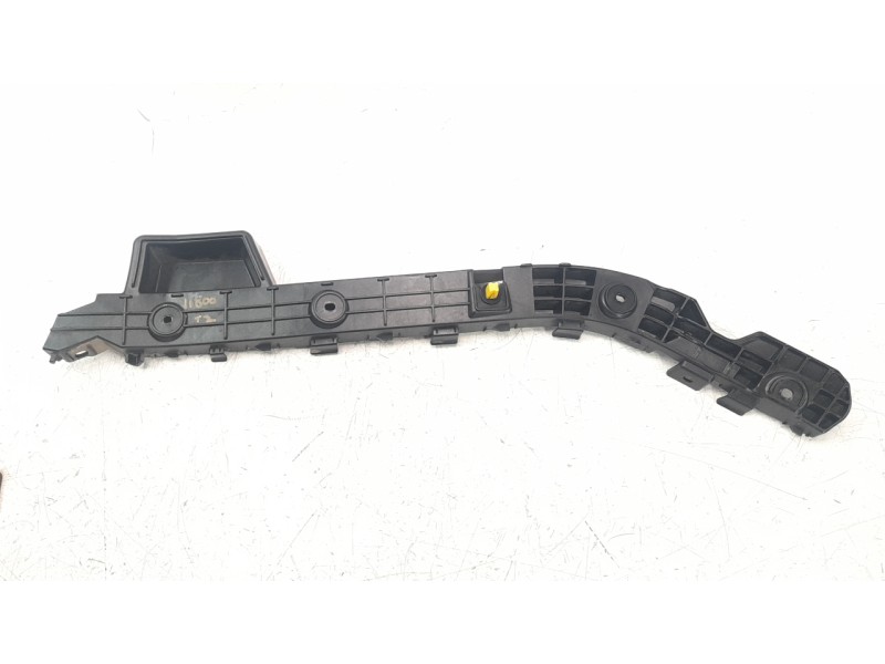 Recambio de molduras traseras para ssangyong rexton limited 4x4 referencia OEM IAM 7885021600  