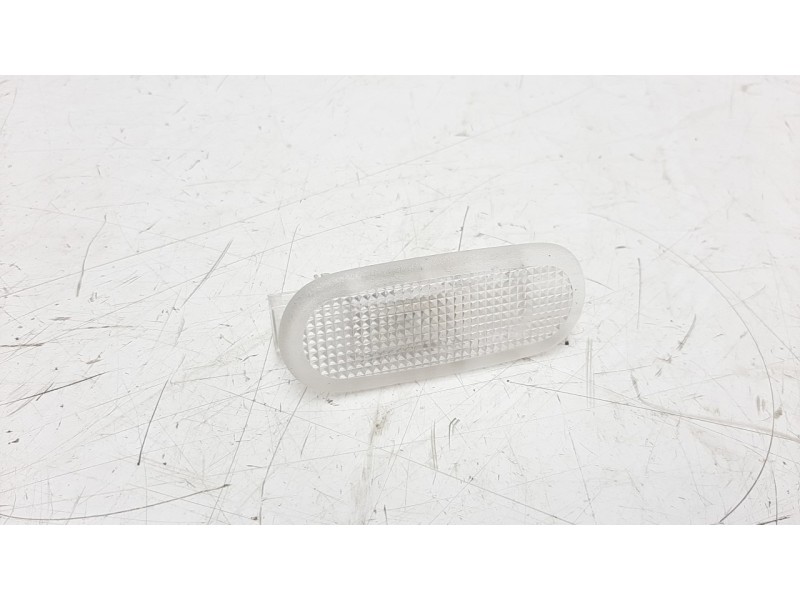 Recambio de luz interior para renault megane iv berlina 5p 1.3 tce referencia OEM IAM 8200074365  