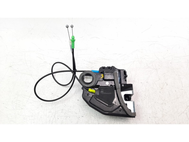 Recambio de cerradura puerta trasera izquierda para toyota auris active referencia OEM IAM 6906005051  