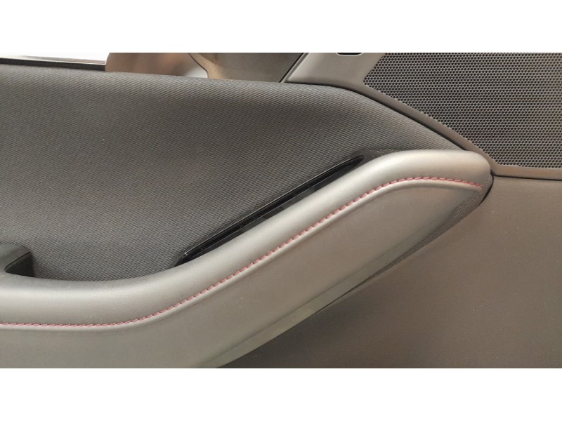 Recambio de juego tapizados / cartoneras para mazda 3 berlina (bp) evolution referencia OEM IAM BCJH6846Z  