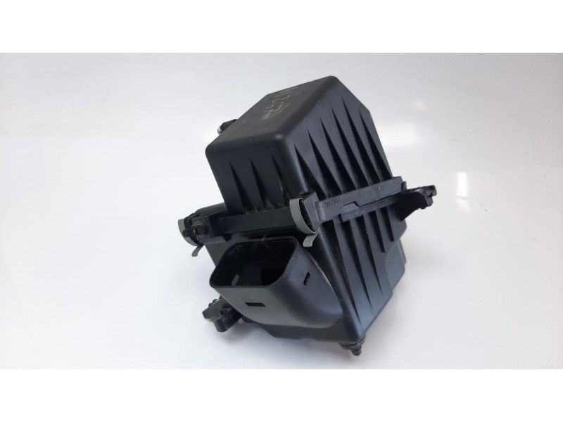 Recambio de filtro aire para suzuki vitara 1.6 ddis comfort 4x4 referencia OEM IAM 62MA0I  