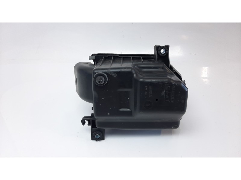 Recambio de filtro aire para suzuki vitara 1.6 ddis comfort 4x4 referencia OEM IAM 62MA0I  