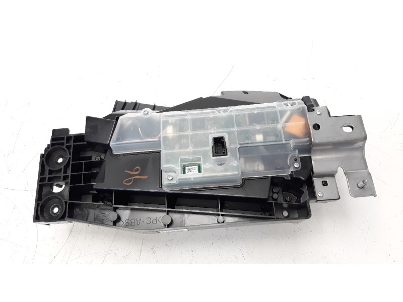 Recambio de pantalla multifuncion para mazda 3 berlina (bp) referencia OEM IAM BDGJA2106263  