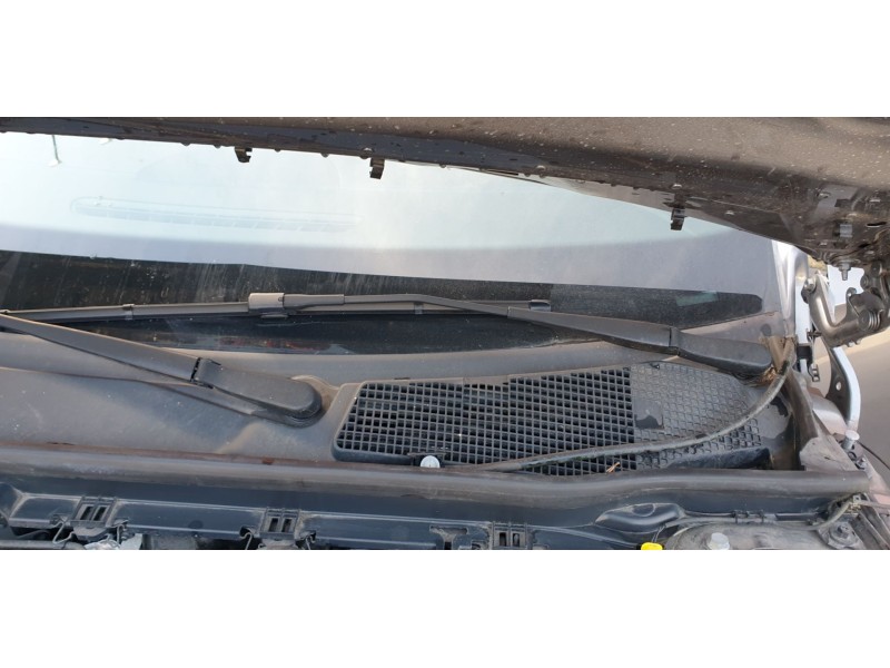 Recambio de brazo limpia delantero izquierdo para mercedes-benz clase a berlina (bm 177) a 250 e (177.186) referencia OEM IAM 17