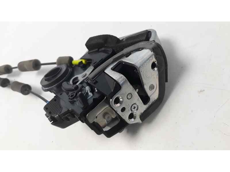 Recambio de cerradura puerta trasera derecha para lexus is200 (ds2/is2) 2.2 d-4d cat referencia OEM IAM 6905053040  