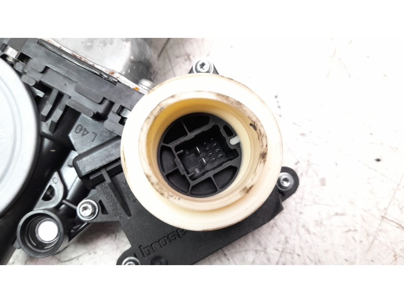 Recambio de elevalunas trasero derecho para toyota auris active referencia OEM IAM 8572002440  