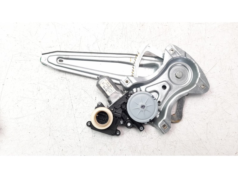 Recambio de elevalunas trasero izquierdo para toyota auris active referencia OEM IAM 6984002240  