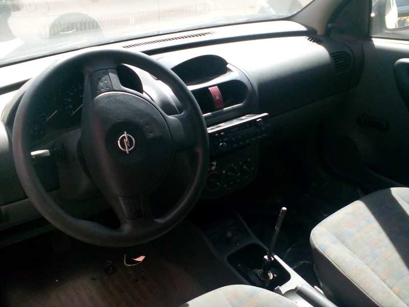 opel corsa c del año 2001