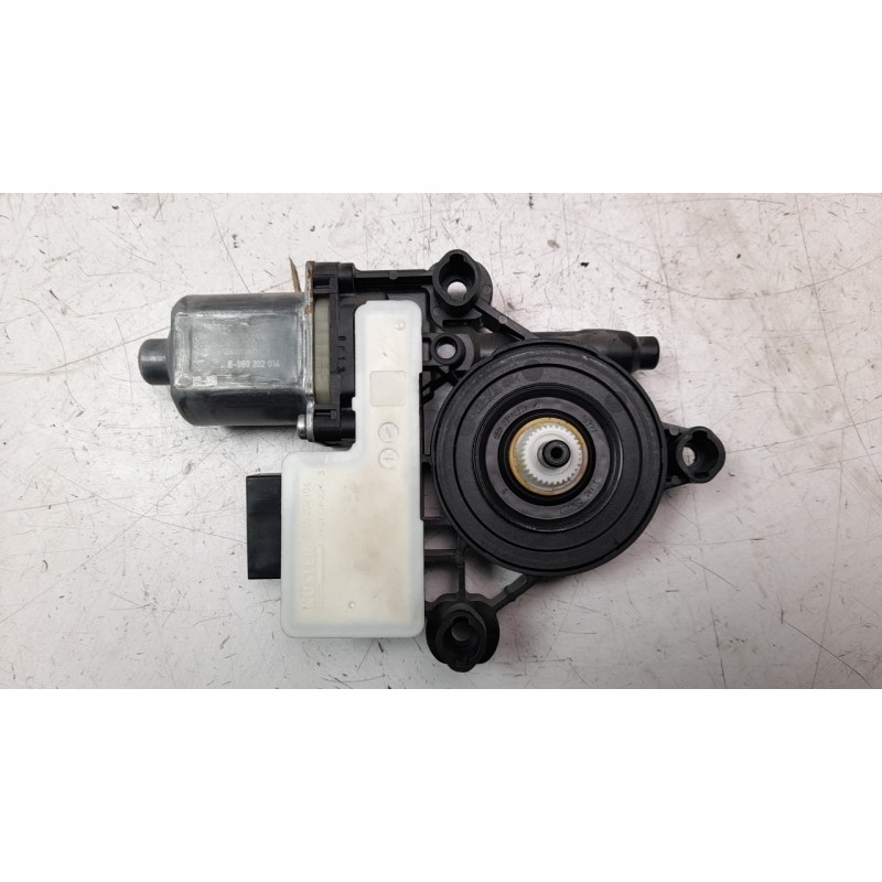 Recambio de motor elevalunas trasero derecho para audi a1 sportback (gba) 1.5 16v tsi act referencia OEM IAM 0130822694  