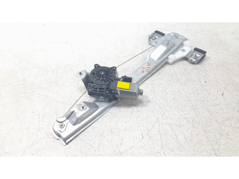 Recambio de elevalunas trasero derecho para ssangyong tivoli urban 4x2 referencia OEM IAM 7332135000  