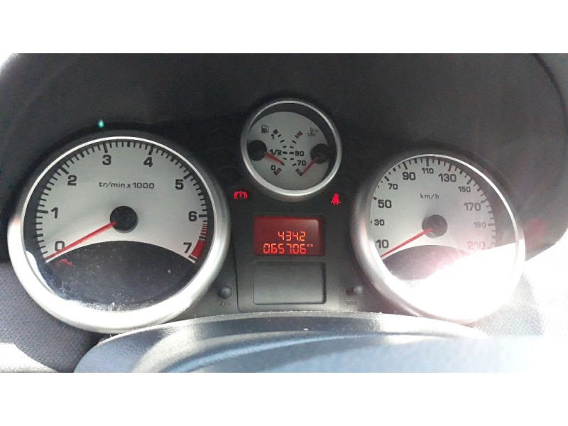 peugeot 207 del año 2009