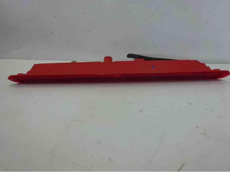 Recambio de luz central de freno para ford fiesta (cb1) referencia OEM IAM 8A6113A613AJ  