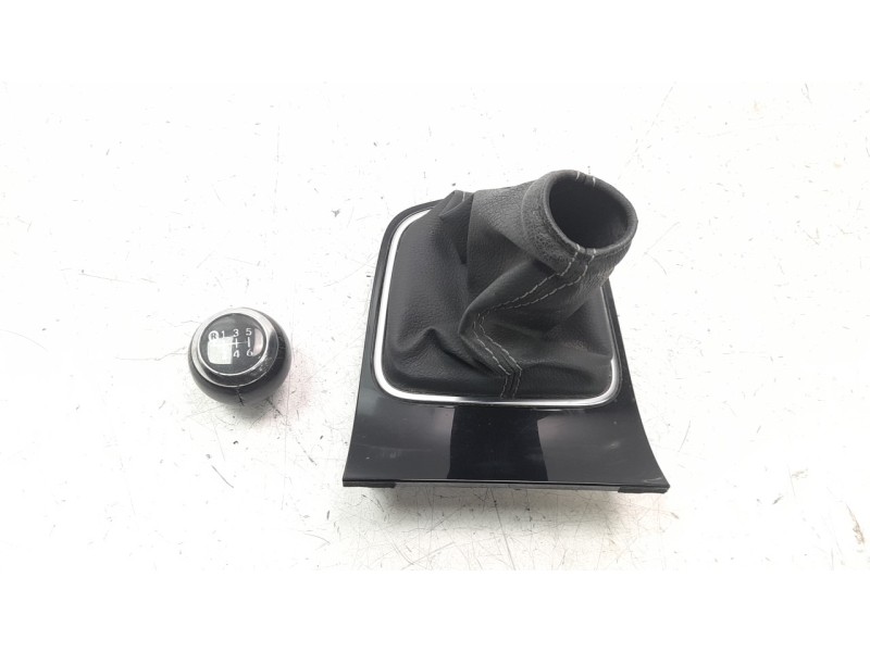 Recambio de pomo palanca cambio para toyota auris active referencia OEM IAM 5884302840  