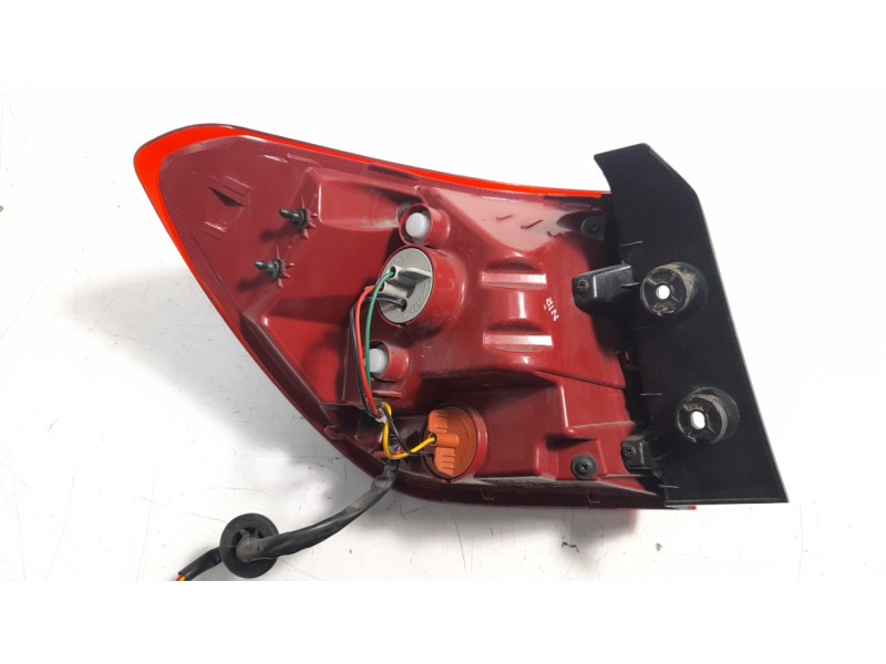 Recambio de piloto trasero derecho para kia rio (yb) 1.2 cat referencia OEM IAM 92402H8 108552250 