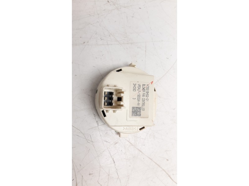Recambio de resistencia calefaccion para mazda 3 lim. () 2.2 turbodiesel cat referencia OEM IAM H7651BHS201 VPDALF19E624AA 