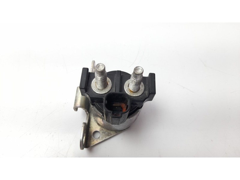 Recambio de rele para nissan juke (f15) acenta referencia OEM IAM 251151KA0A  