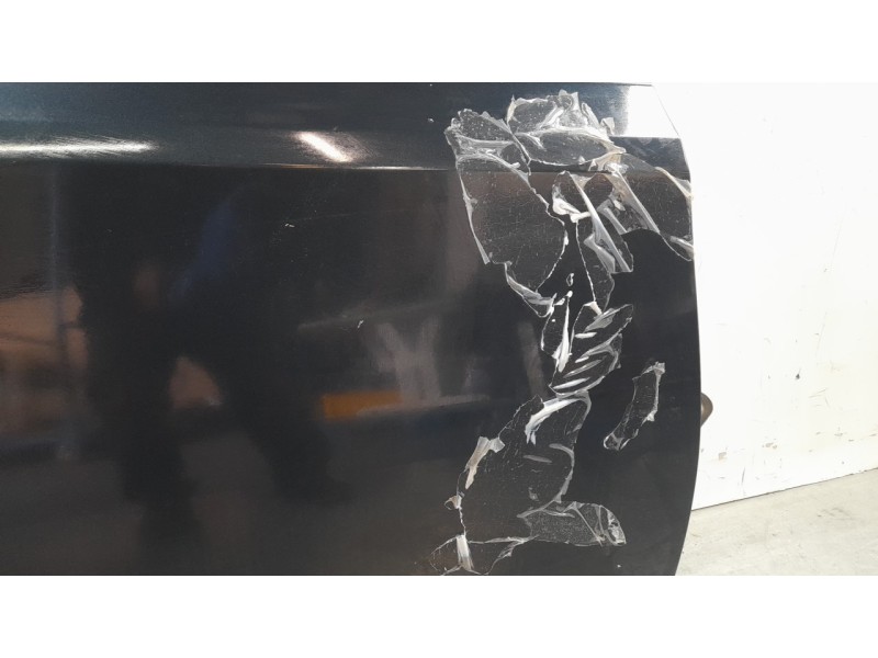 Recambio de puerta trasera derecha para toyota auris active referencia OEM IAM 6700302380  