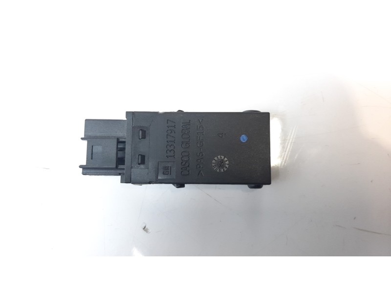 Recambio de sensor para opel astra j lim. 1.6 cdti dpf referencia OEM IAM 13317917  