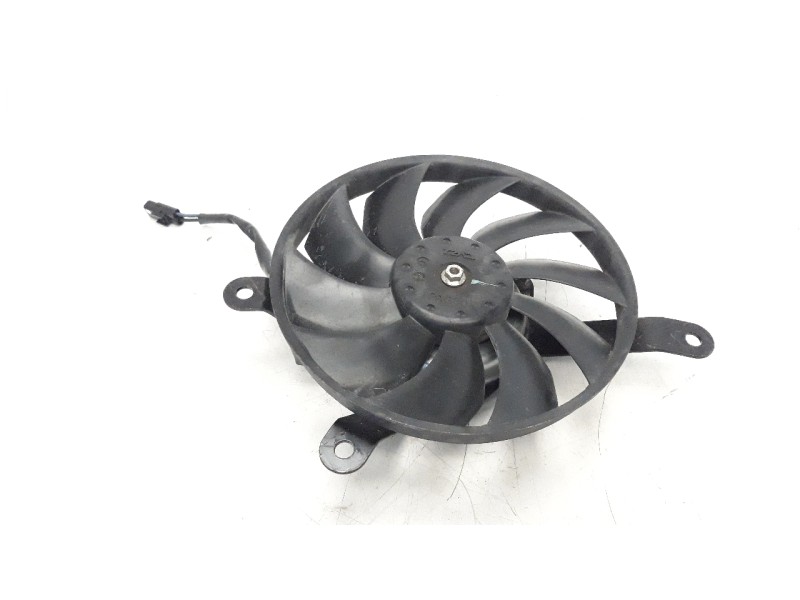 Recambio de electroventilador para honda cb 650r referencia OEM IAM 19030MKND51  