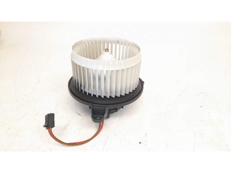 Recambio de ventilador calefaccion para volvo xc 40 2.0 diesel cat referencia OEM IAM 31497510  