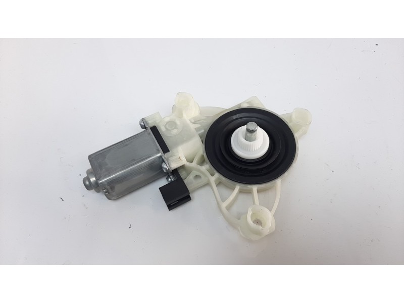 Recambio de motor elevalunas delantero izquierdo para mercedes-benz clase glb (bm 247) 1.3 cat referencia OEM IAM A0009065806  