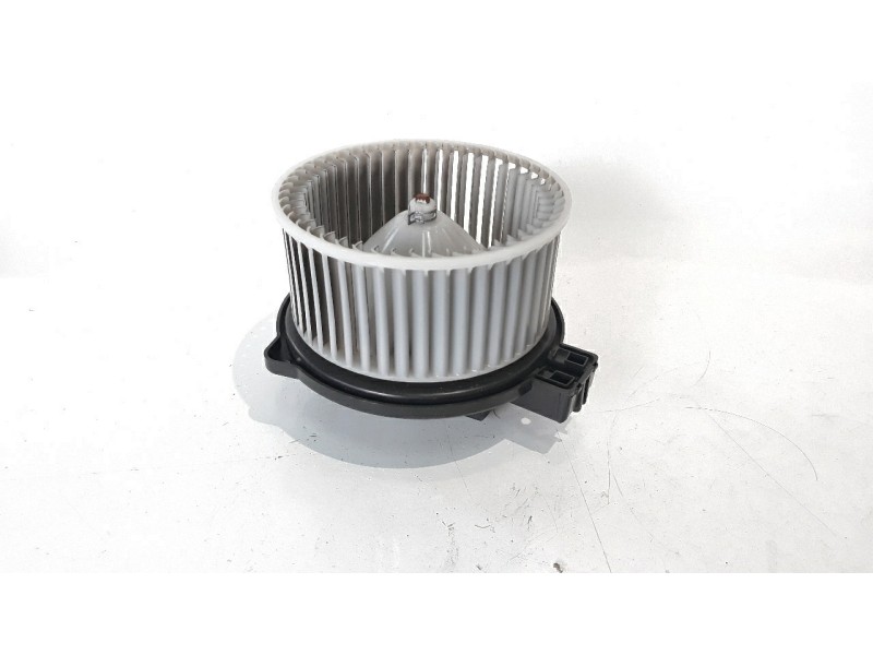 Recambio de ventilador calefaccion para mazda 3 lim. () 2.2 turbodiesel cat referencia OEM IAM KD4561B10  